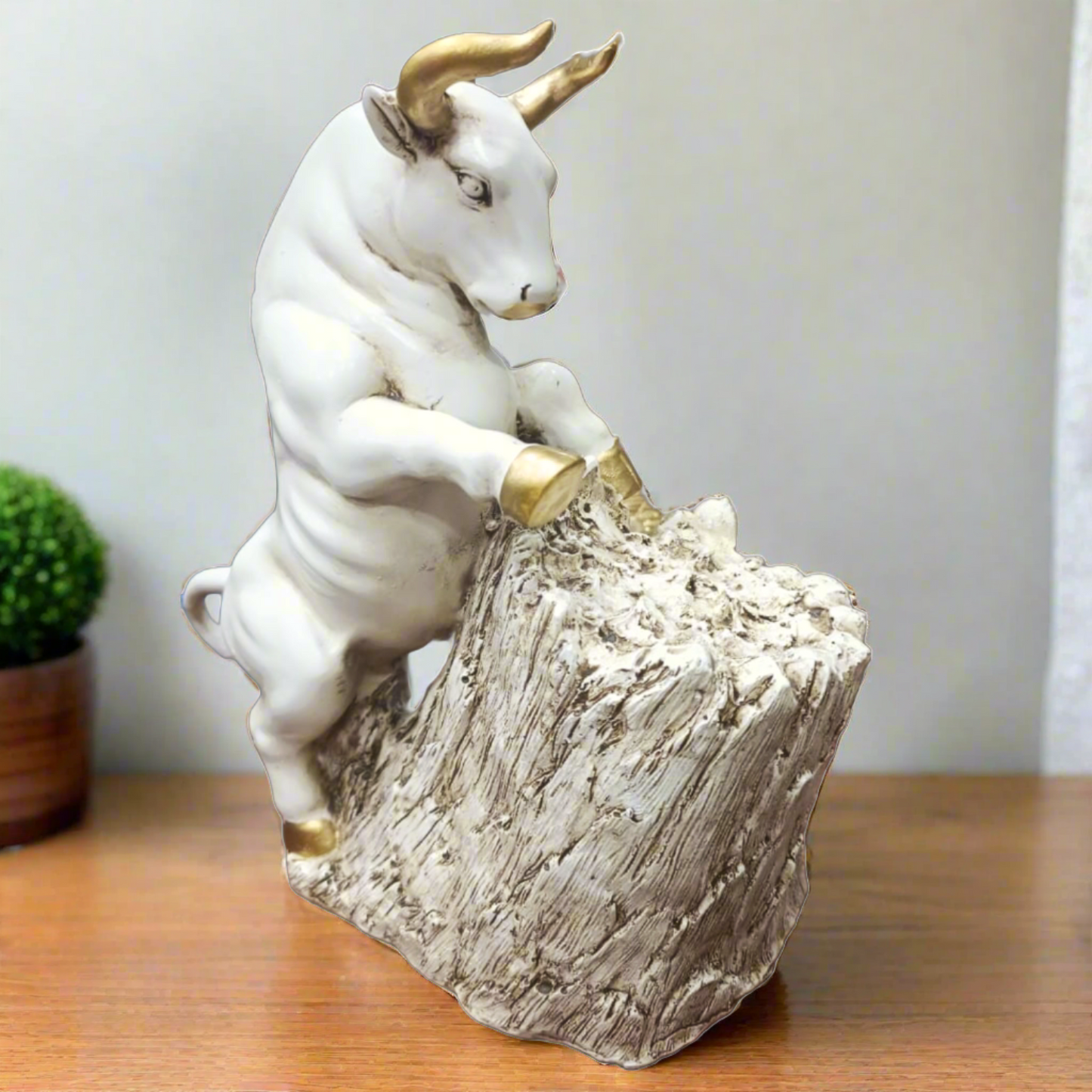 Statue ALiLA ALiLa Bull with Log Statue Showpiece Idol for Gifting & Home Office Desk Table Decoration or Gifting, 10.5 inch Height Statue